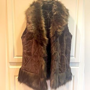 Joan Rivers size Medium Reversible Brown Faux Fur Puffer Vest w/ Hook & eye. EUC